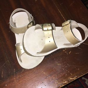 Surfer baby sandals